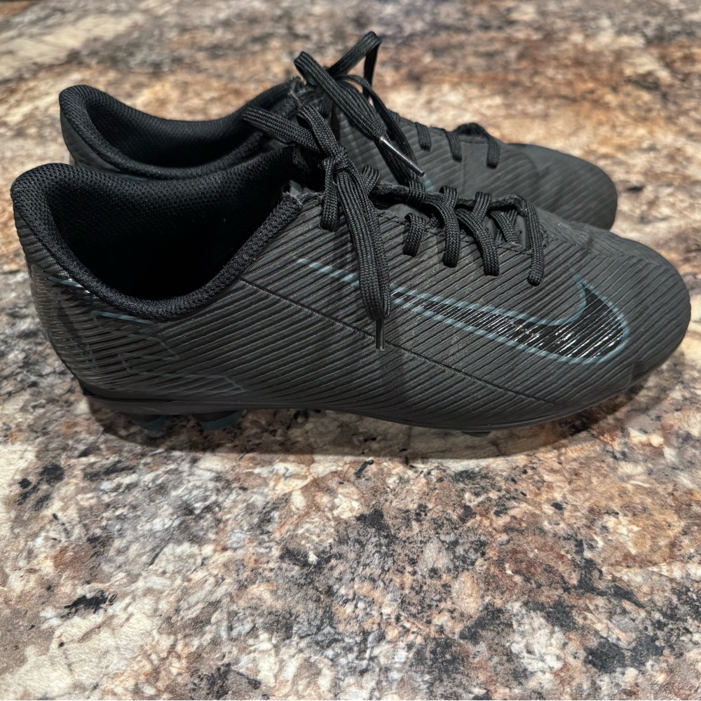 Kids Black Nike Mercurial Vapor Soccer Shoes